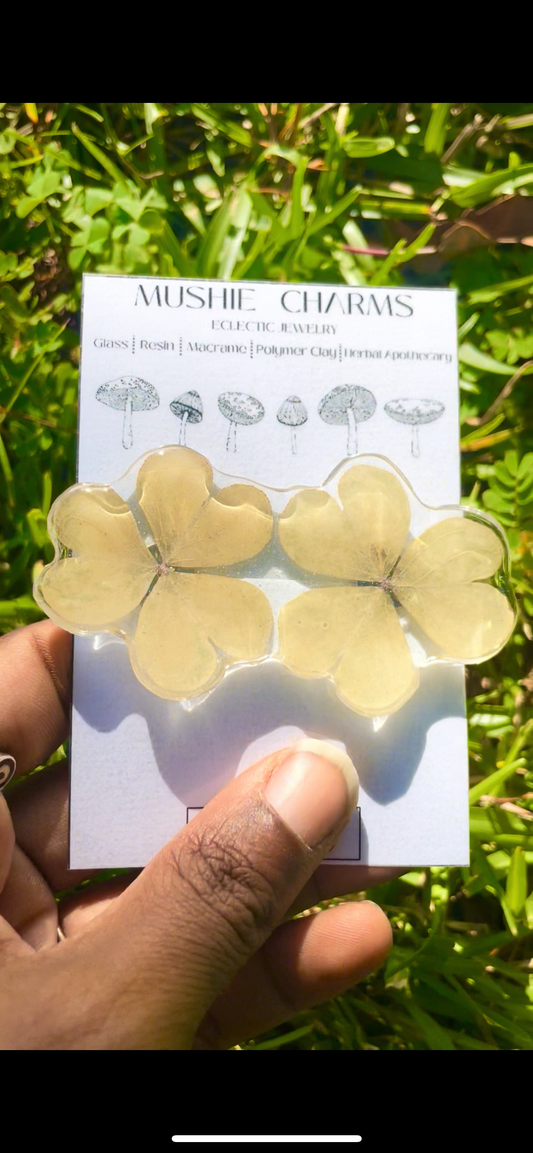 Resin Preserved Wood Sorrel Pin (Locally Found)